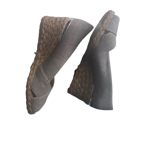 Adrienne Vittadini Wedge Pumps - Picture 4 of 15